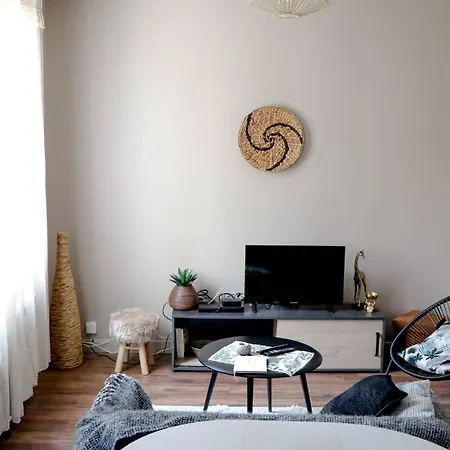 Semesterbostad Little House *